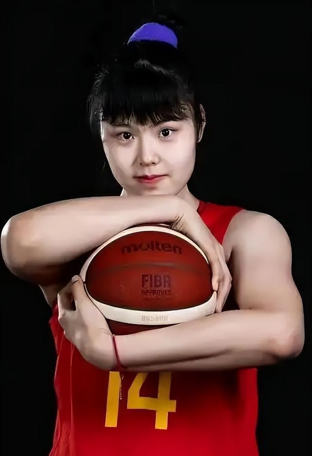 中国女篮年轻新秀崭露头角，未来可期